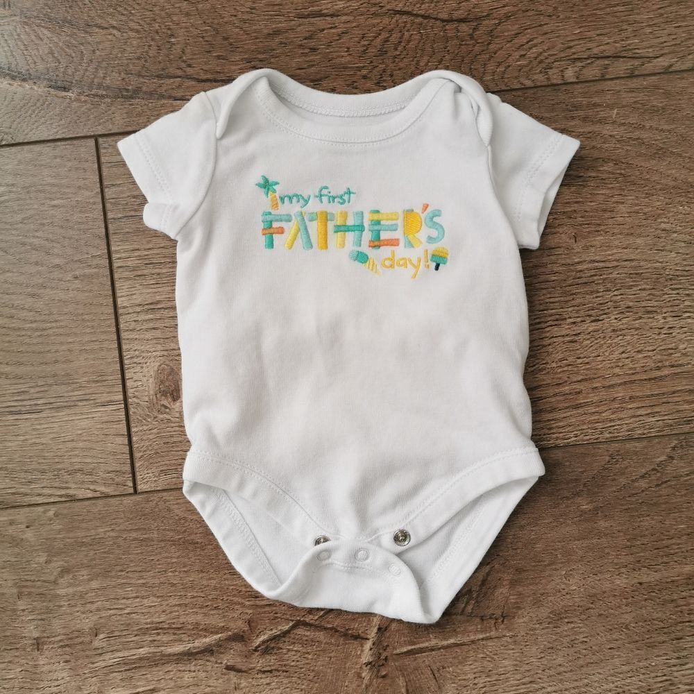 5/$10 Gymboree first father's day onesie